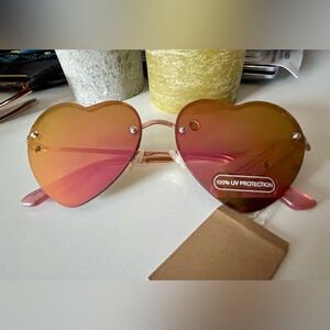 women’s pink heart shaped sunglasses The Buckle NWT